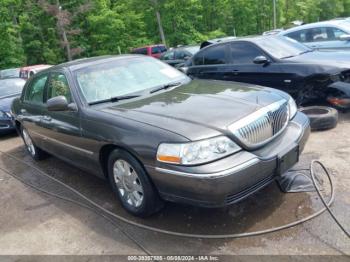  Salvage Lincoln Towncar