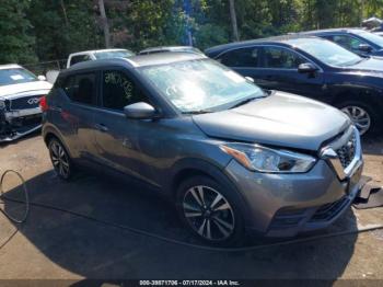  Salvage Nissan Kicks