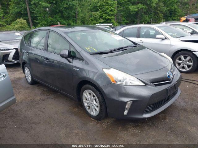  Salvage Toyota Prius v