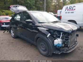  Salvage Nissan Kicks