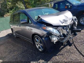  Salvage Toyota Sienna