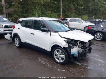  Salvage Nissan Kicks