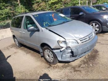  Salvage Toyota Sienna