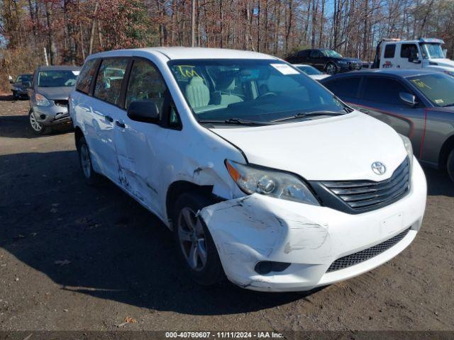  Salvage Toyota Sienna