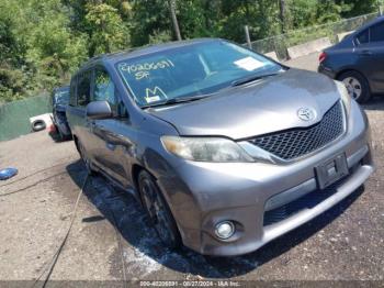  Salvage Toyota Sienna