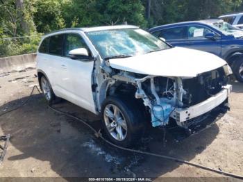  Salvage Toyota Highlander