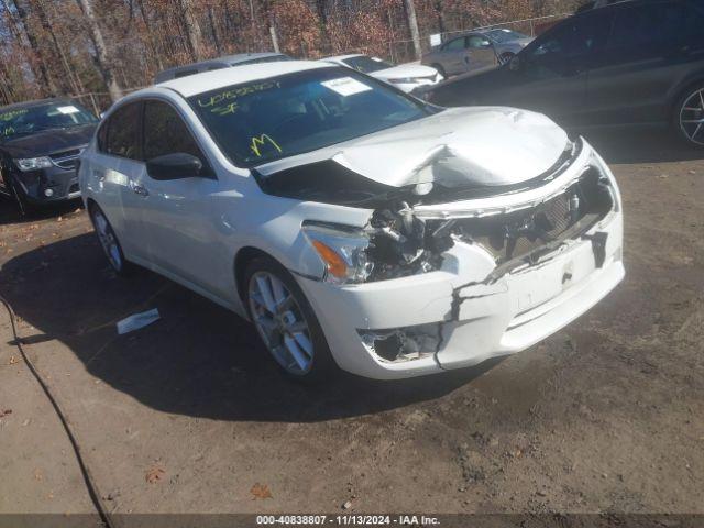  Salvage Nissan Altima