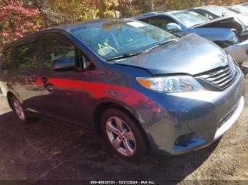  Salvage Toyota Sienna