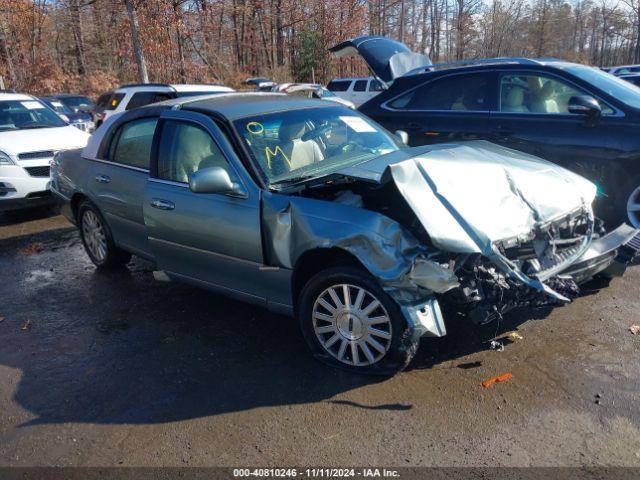  Salvage Lincoln Towncar