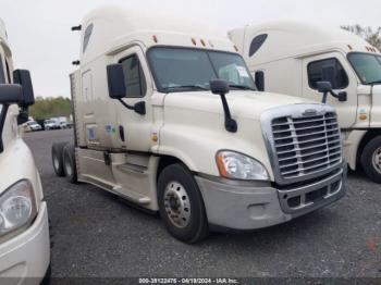  Salvage Freightliner Cascadia 125