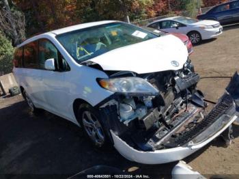  Salvage Toyota Sienna