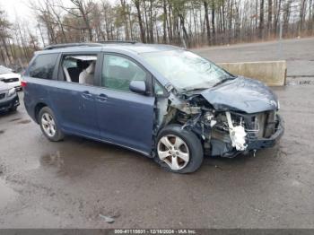  Salvage Toyota Sienna