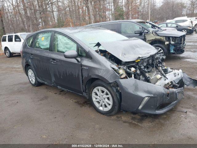  Salvage Toyota Prius v