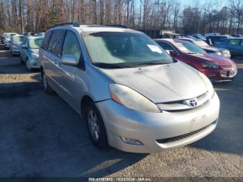  Salvage Toyota Sienna