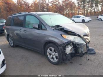  Salvage Toyota Sienna