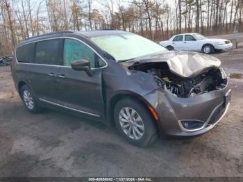  Salvage Chrysler Pacifica