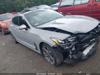  Salvage Kia Stinger