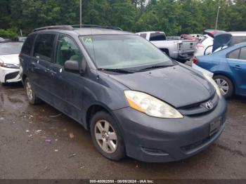  Salvage Toyota Sienna