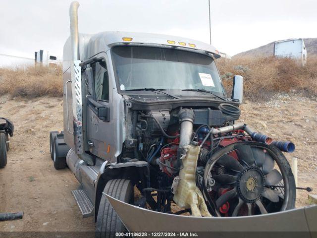  Salvage Peterbilt 579