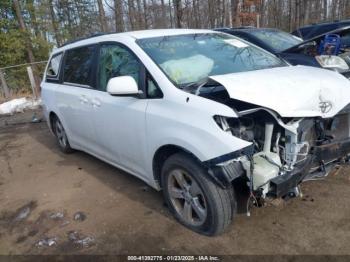  Salvage Toyota Sienna