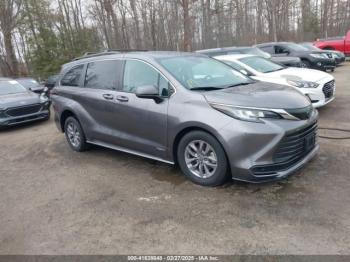  Salvage Toyota Sienna