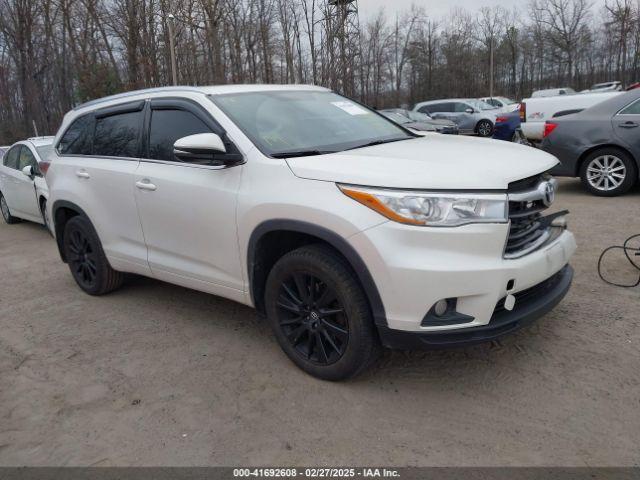  Salvage Toyota Highlander