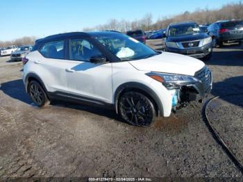  Salvage Nissan Kicks