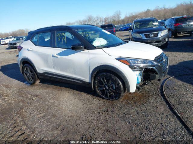  Salvage Nissan Kicks