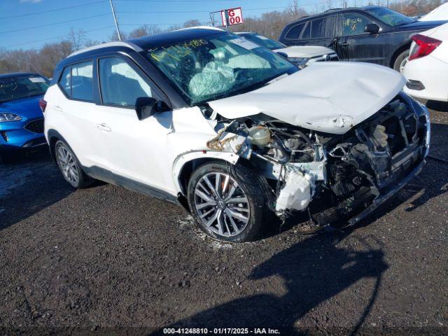  Salvage Nissan Kicks