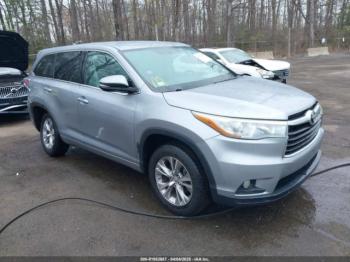  Salvage Toyota Highlander