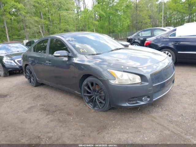 Salvage Nissan Maxima