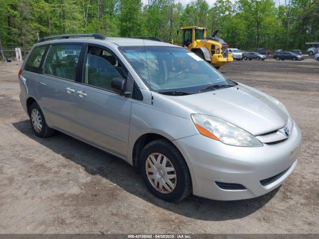  Salvage Toyota Sienna