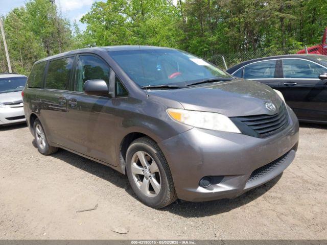  Salvage Toyota Sienna