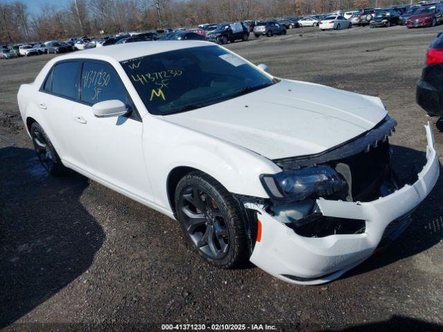  Salvage Chrysler 300