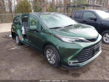  Salvage Toyota Sienna