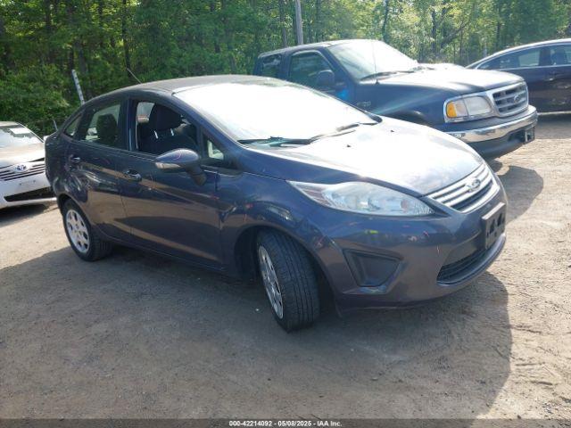  Salvage Ford Fiesta
