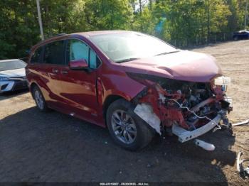  Salvage Toyota Sienna