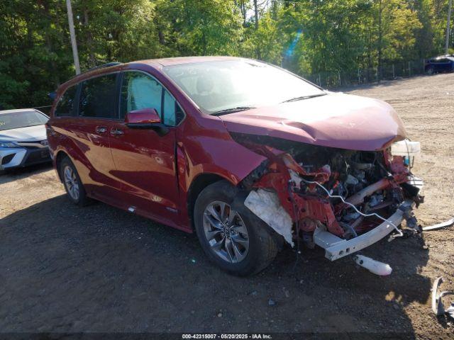  Salvage Toyota Sienna