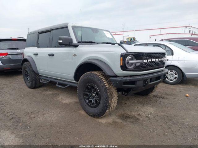  Salvage Ford Bronco