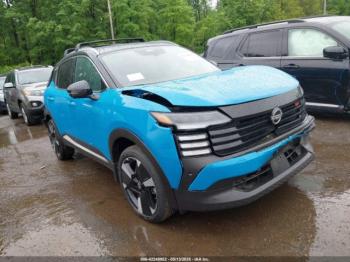  Salvage Nissan Kicks