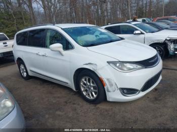 Salvage Chrysler Pacifica