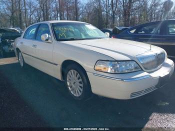  Salvage Lincoln Towncar