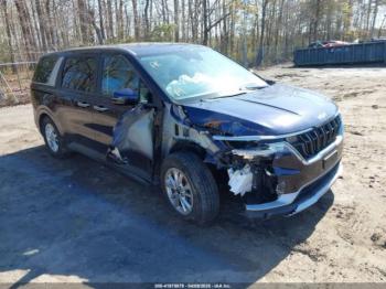  Salvage Kia Carnival