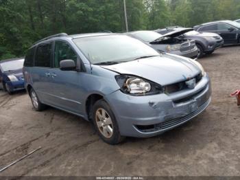  Salvage Toyota Sienna