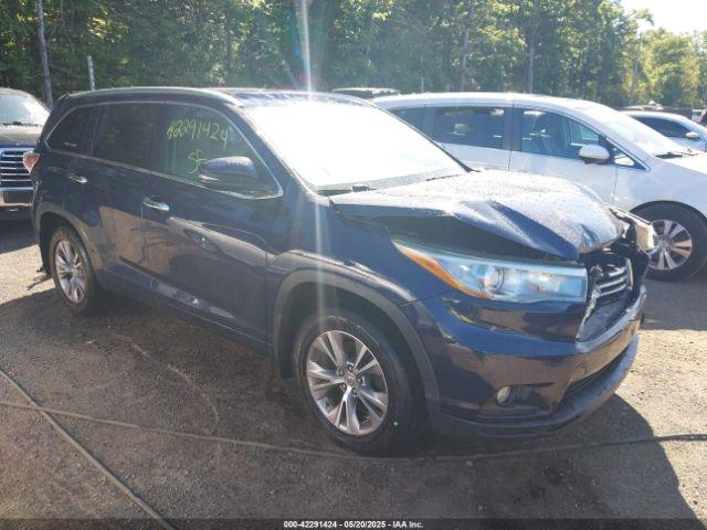  Salvage Toyota Highlander