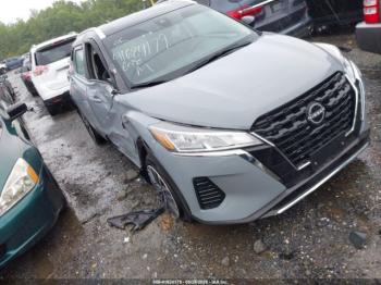  Salvage Nissan Kicks