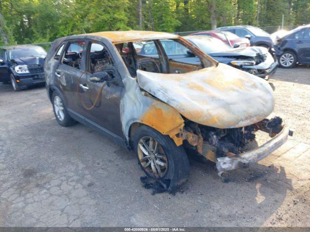  Salvage Kia Sorento