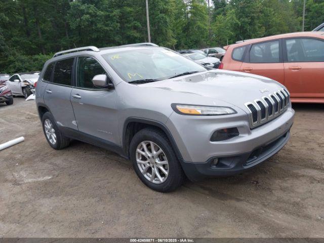  Salvage Jeep Cherokee