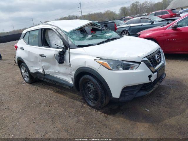  Salvage Nissan Kicks