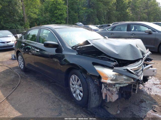  Salvage Nissan Altima